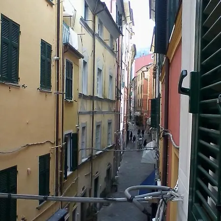 Bilocale Nel Borgo Storico דירה *