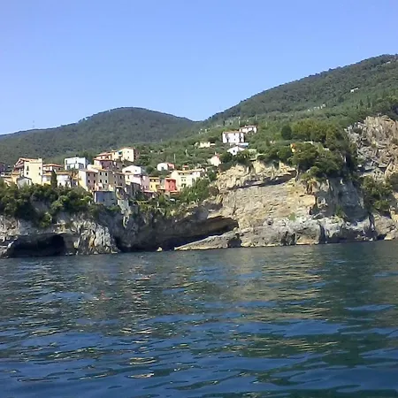 Bilocale Nel Borgo Storico דירה
