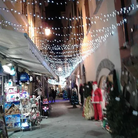 Bilocale Nel Borgo Storico דירה