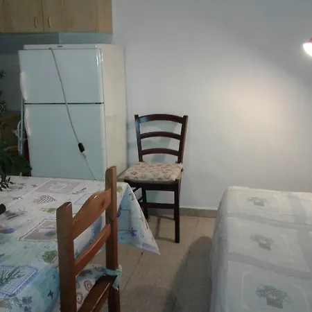 Bilocale Nel Borgo Storico דירה לריצ'י
