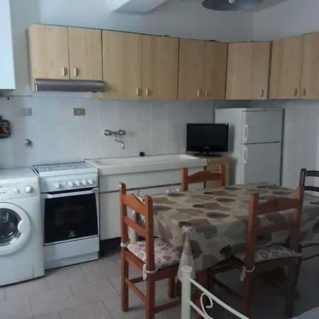 Bilocale Nel Borgo Storico דירה