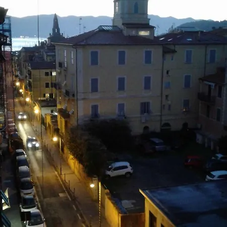 Bilocale Nel Borgo Storico Apartment *